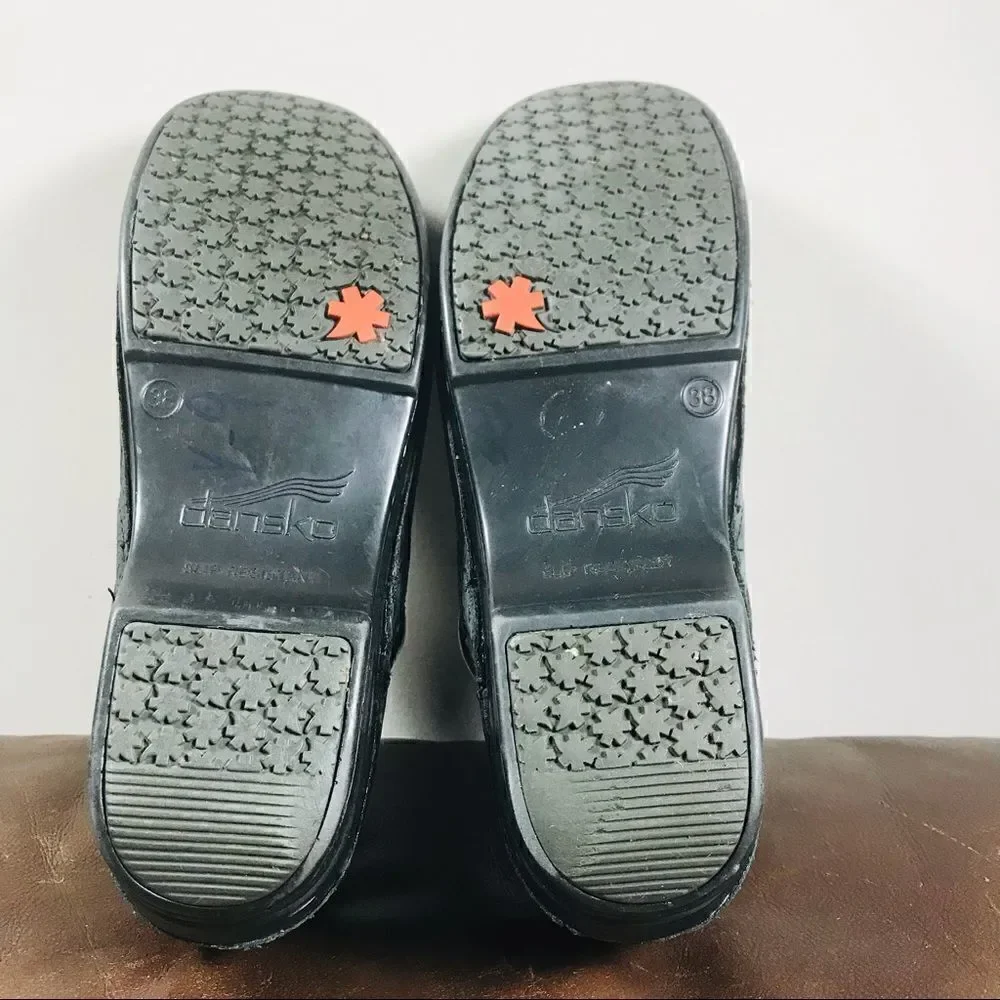 ✅Dansko black leather patterned professional clogs - Picture 3 of 8